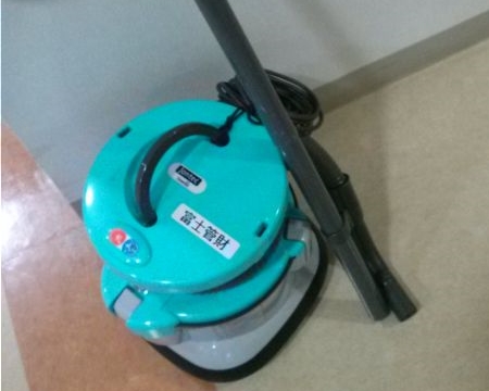 HEPAフィルター専用掃除機での清掃